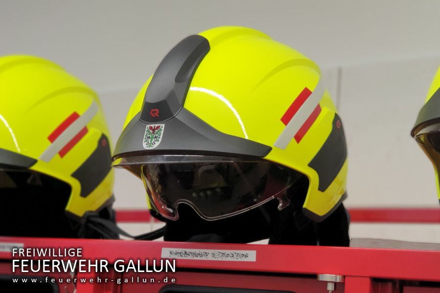 Neue Helme für die Feuerwehren der Stadt Mittenwalde